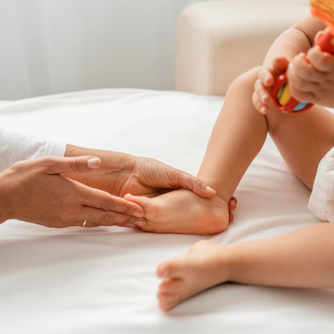 Disidrosi nei bambini: cause, sintomi, rimedi e cura di mani e piedi 